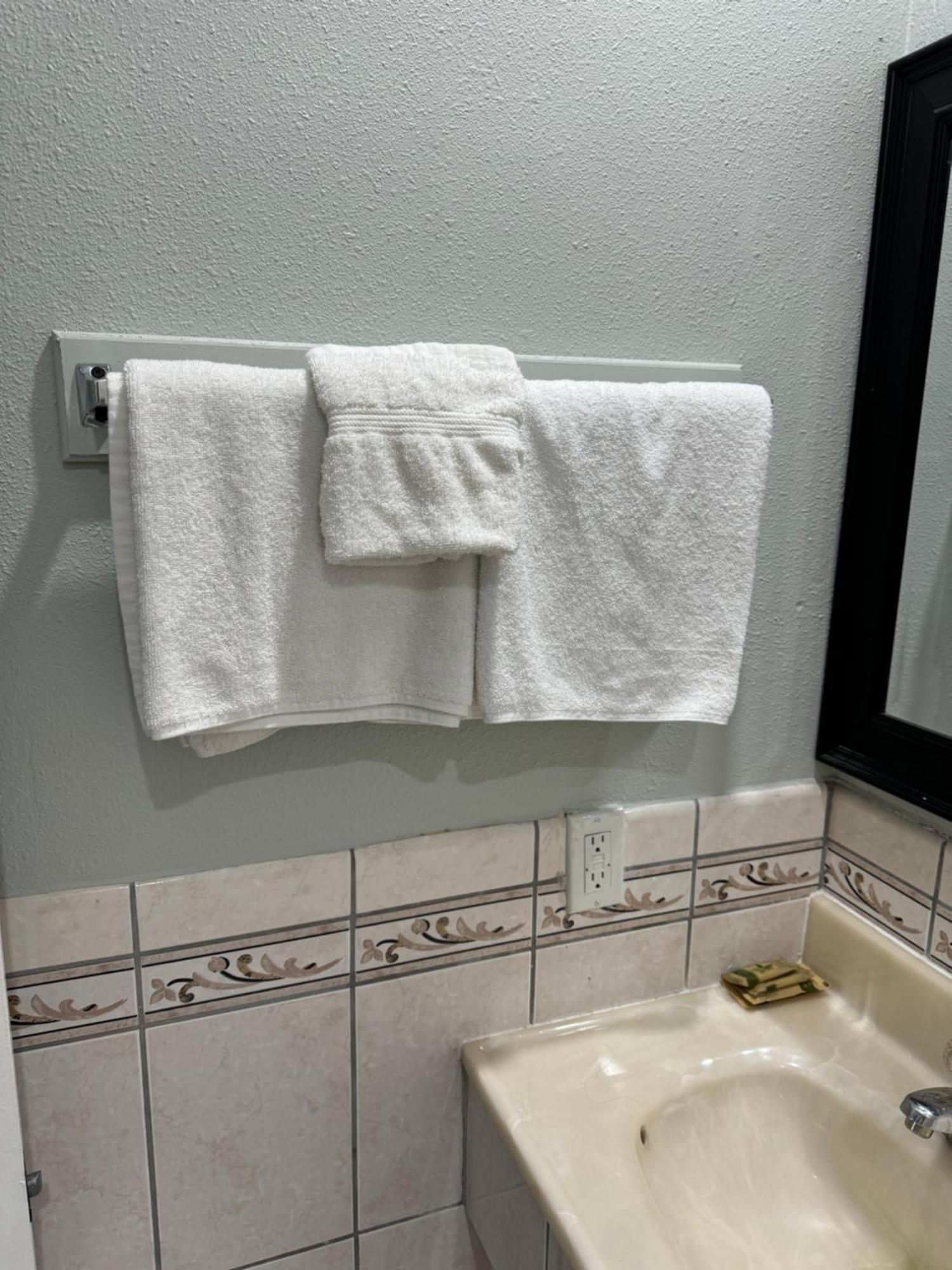 La Cienega Inn Motel ロサンゼルス エクステリア 写真