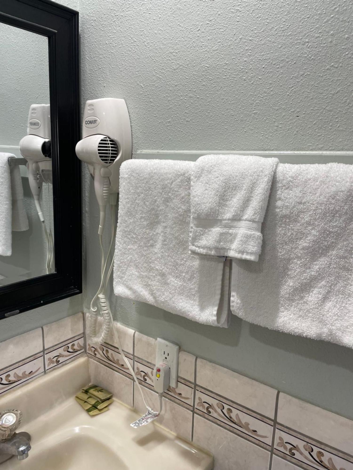 La Cienega Inn Motel ロサンゼルス エクステリア 写真